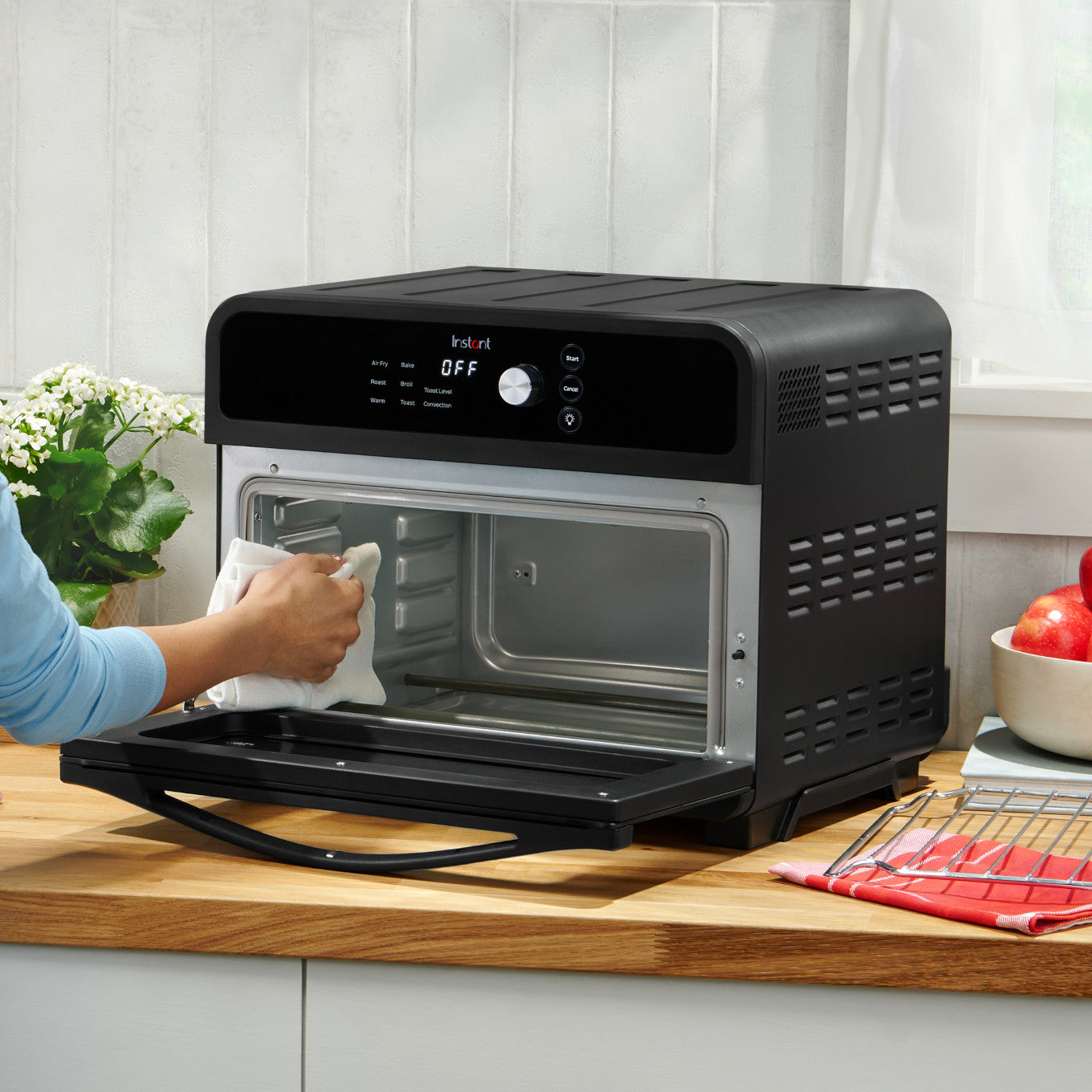 Instant Pot® Omni® 6-Slice Air Fryer Toaster Oven 18L
